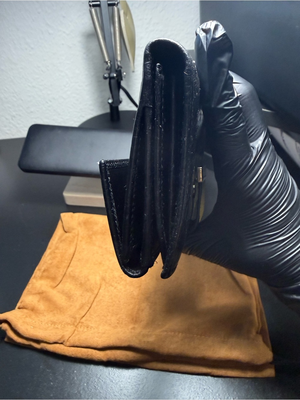 Gucci Black GG Guccissima Leather Long Wallet Flap Strap - Picture 14 of 16